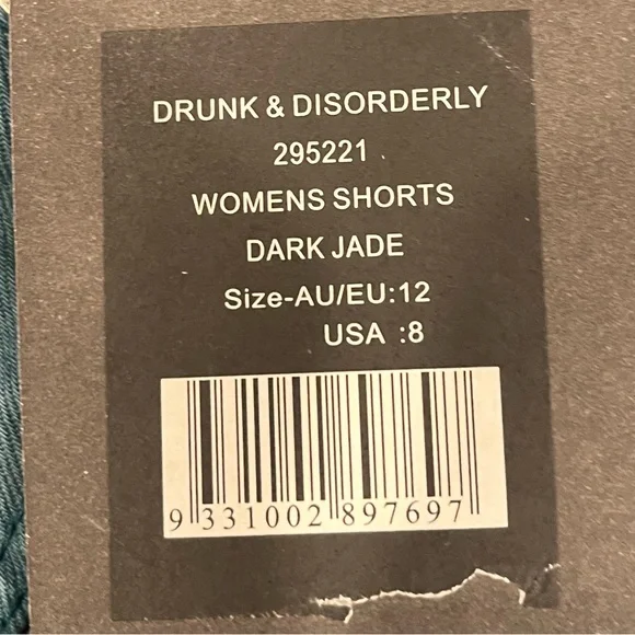 Women brand new shorts - Picture 3 of 3